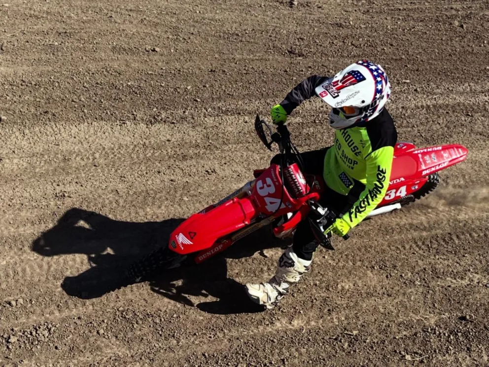 Retorna el motocross a Rada Tilly con una fecha de verano en una sola jornada y con todas sus categorías.