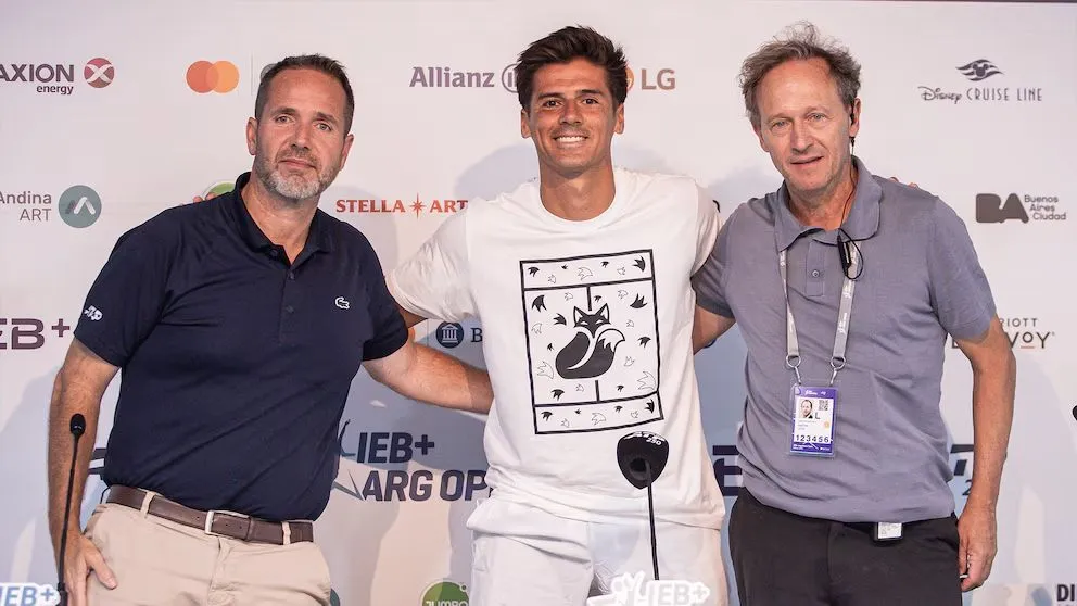 Federico Coria y Martín Jaite, director del Argentina Open, durante el sorteo del cuadro principal (Crédito: Argentina Open)