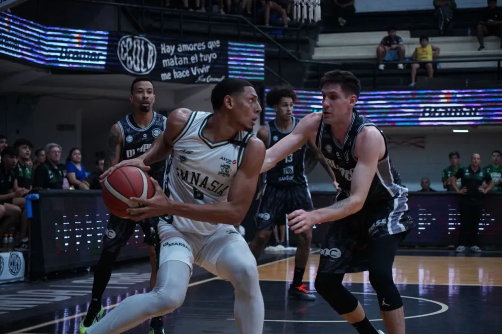 Cisneros jugó descompuesto frente a Olímpico. (laliganacional.com.ar)