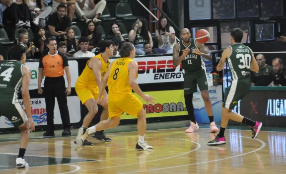 Corrigió a tiempo, el minuto a minuto por Crónica