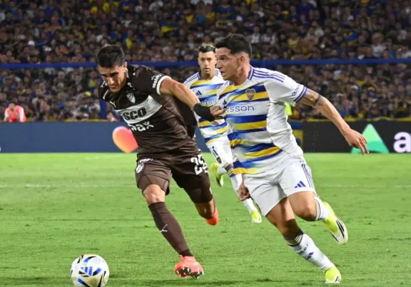 Boca volvió a defraudar y se fue entre silbidos