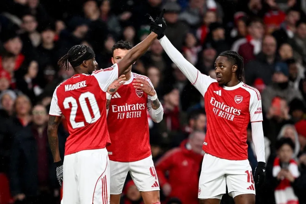 Noni Madueke y Eberechi Eze festejan el primer gol. FOTO: Agencia Na (@Arsenal).