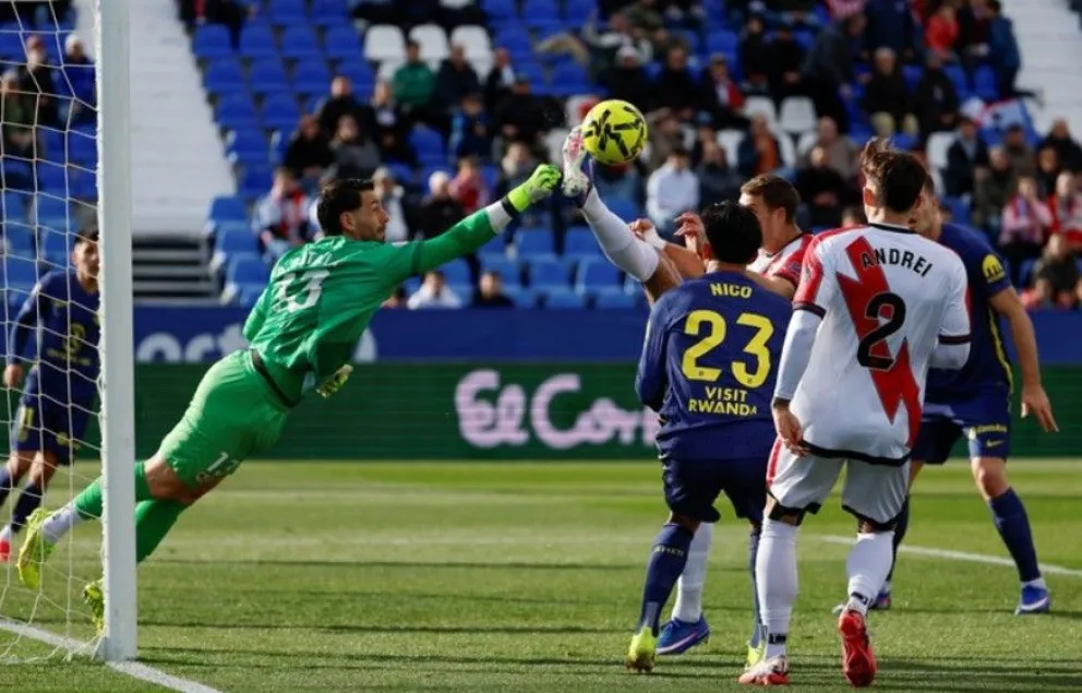 El argentino Augusto Batalla fue una de las figuras del Rayo Vallecano (Foto: Olé).