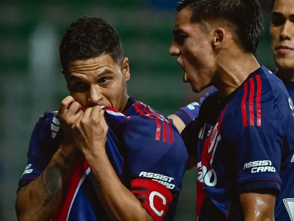 River ganó sobre el final y de penal