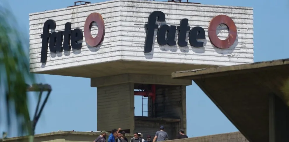 La Justicia dictaminó el desalojo inmediato de los trabajadores que permanecian en la planta de FATE