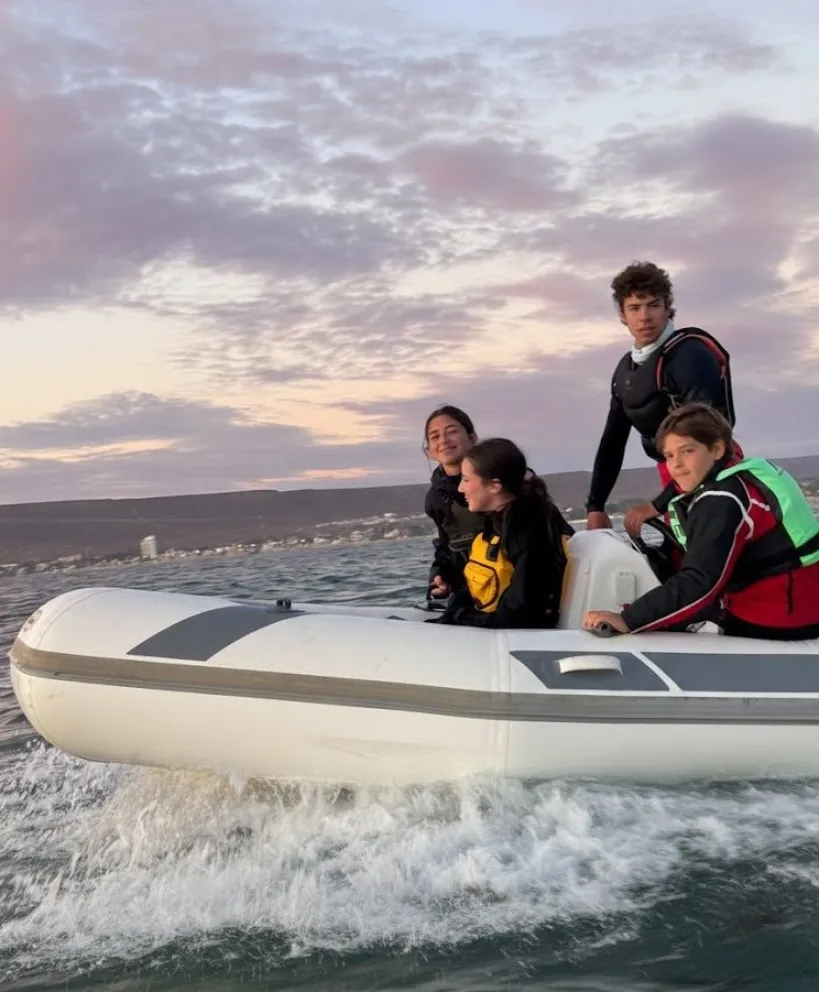 El curso de conductor náutico es la última oportunidad de la temporada de verano 2026 para disfrutar de una navegación segura y en un marco legalidad.