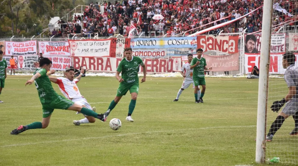 Huracán es el último campeón al vencer a Petroquímica.