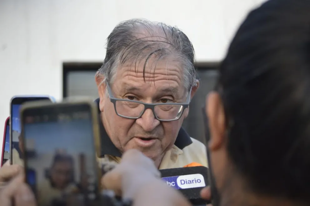 Rene Villarroel insiste en que la verdad está incompleta y duda que sea uno solo el auto del crimen de su hermano / Fotografía de Carlos Alvarez (DIARIO CRONICA).  