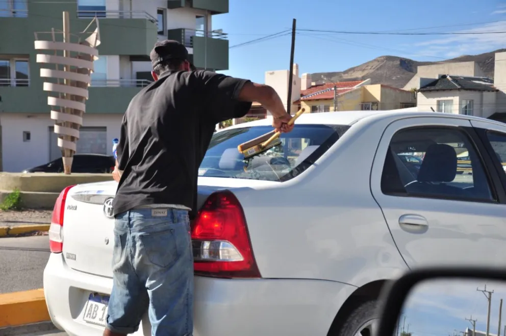 La medida regirá para todo el ejido municipal, y se enfoca estrictamente en la actividad de limpiavidrios / Fotografía de José Guerreiro (DIARIO CRONICA)