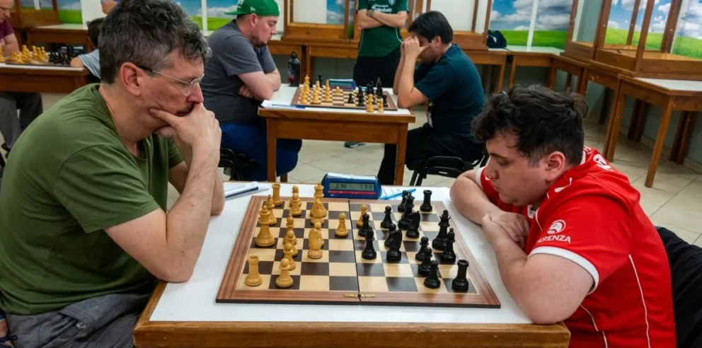 El Club Mundo del Ajedrez junto a su nueva comisión directiva que tiene como presidente a Mauricio Saavedra, comienza a desplegar su actividad anual de competencia en la modalidad de torneo rápido para este fin de semana en Comodoro. 