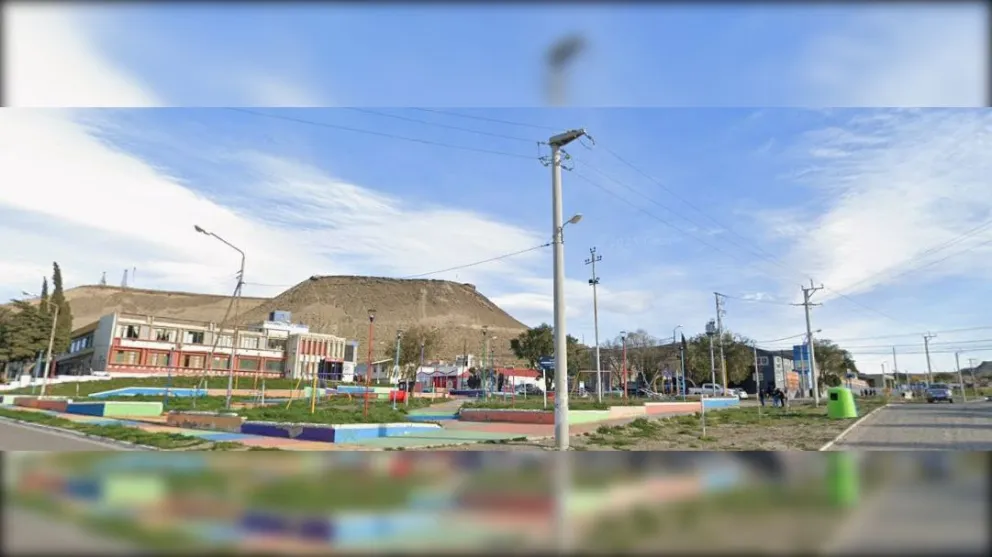 Petrolero San Lorenzo y Carlos Calvo (Foto Google)