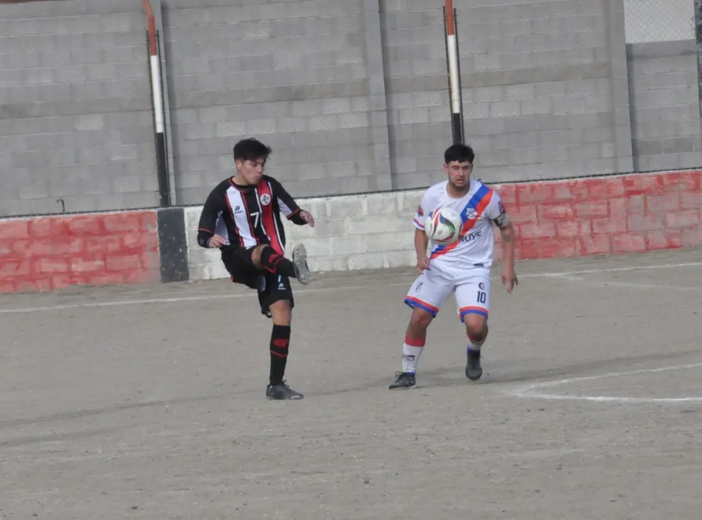 Román Ignacio fue el goleador del partido. Foto: José Guerreiro.