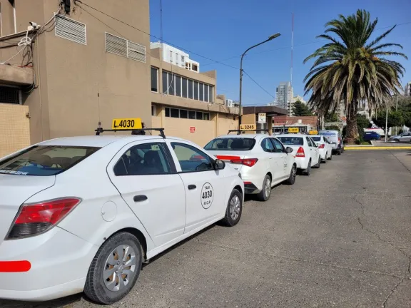 El aumento del combustible en Comodoro complejiza la situación que atraviesan los taxistas