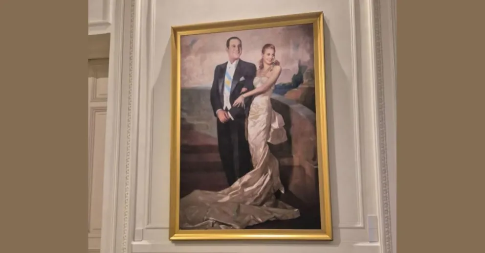 El gobierno nacional ordenó retirar la replica del histórico cuadro del expresidente Juan Domingo Perón y su esposa Eva Duarte de Perón ubicada en la antesala al Salón Eva Perón de la Casa Rosada (foto Infobae)