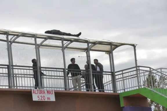 Conocé cómo trabaja el equipo de negociadores de la Policía que interviene en intentos de suicidio y toma de rehenes