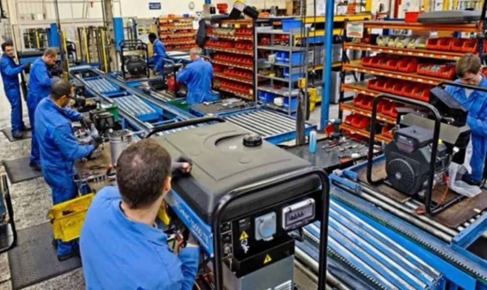 La actividad industrial registró una contracción de 7,9% en febrero de 2026 en comparación con el mismo mes del año anterior.