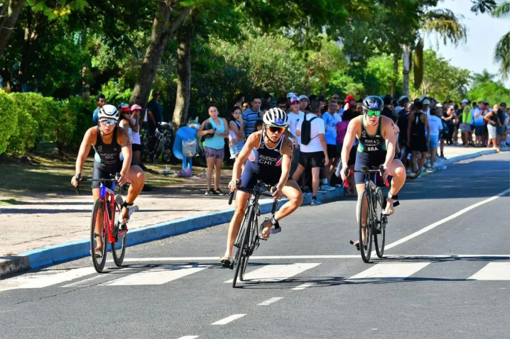 La triatleta Moira Miranda sigue entrenando muy fuerte con la mira puesta en poder clasificar a los próximos Juegos Olímpicos, Los Ángeles 2028, Estados Unidos, del 14 al 30 de julio de 2028.
