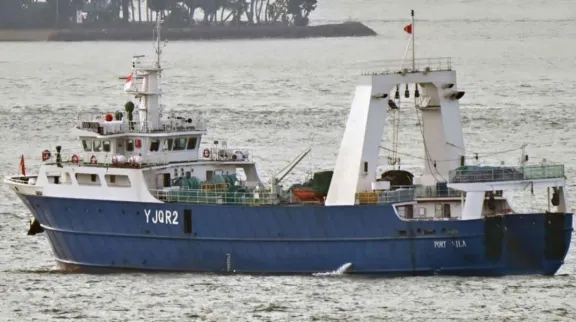 Multan a buque extranjero con $1.260 millones por pescar en aguas argentinas