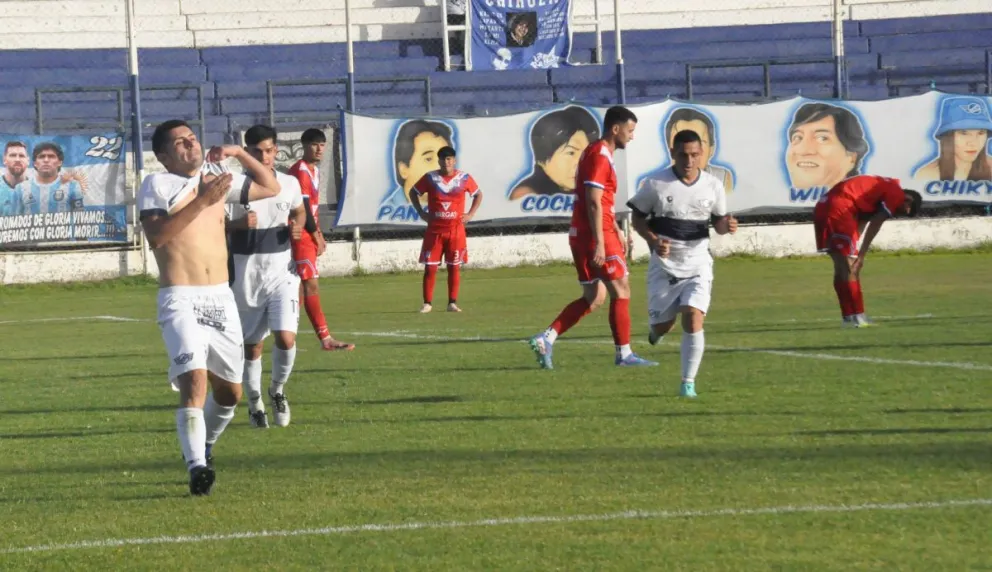 Gabriel Toledo decoró el resultado con el cinco a dos final.
