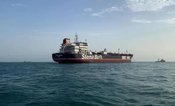 Irán aprueba ley de peajes para el tránsito por el estrecho de Ormuz