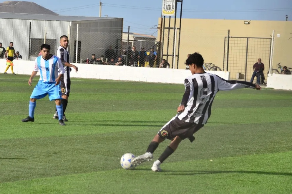 En el ascenso, habrá un adelanto con Camioneros frente a Stella Maris.