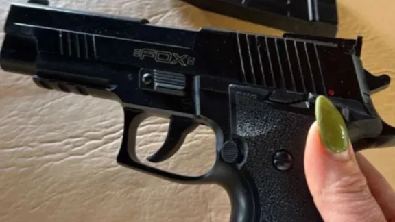 Alerta en una escuela por un alumno que llevó un arma de aire comprimido