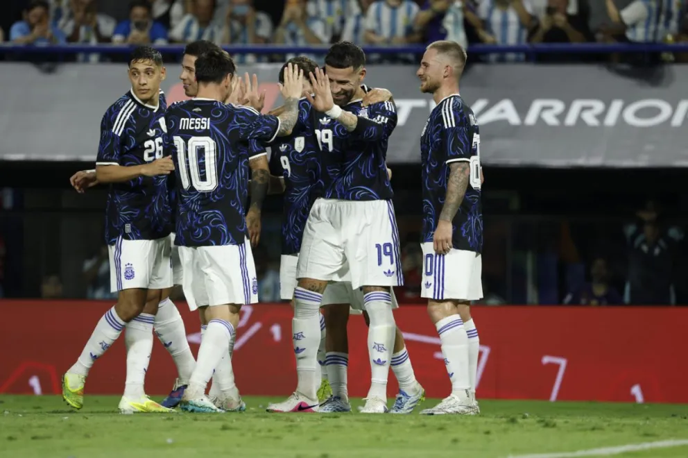 A 71 días del inicio del torneo, el cuerpo técnico también debe resolver la lista de convocados: la prelista se entregará el 11 de mayo y la nómina final, el 30. (Foto: x Seleccion Argentina)