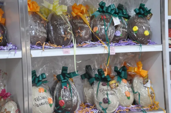 Huevos familiares, figuras, tabletas y distintas opciones para las Pascuas