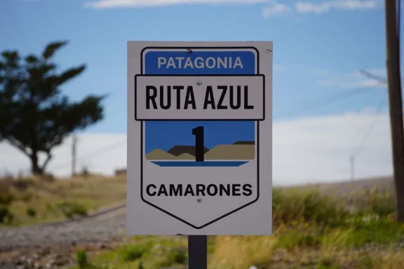 Chubut fortalece la Ruta Patagonia Azul con nueva cartelería turística en todo el corredor costero