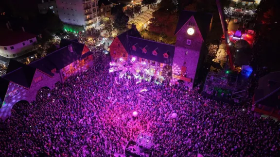 Bariloche, un sueño de chocolate: la ciudad brilló en una fiesta récord y un cielo que deslumbró