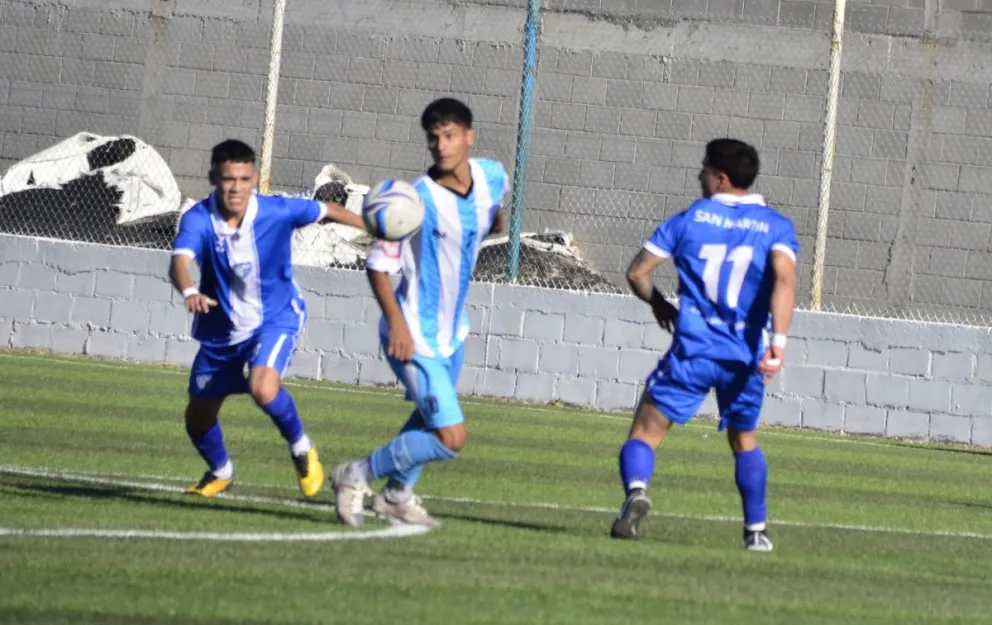 Dante Ayala, la figura de la tarde.