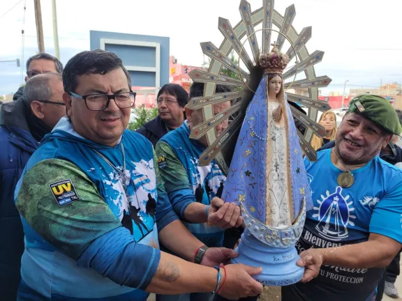 Veteranos de guerra recibieron a la Virgen de Luján que los acompañó en Malvinas