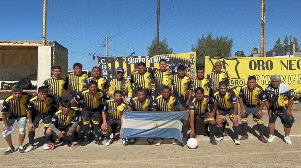 Los Súper Seniors de Oro Negro le ganaron a Oeste Juniors por cuatro a cero.
