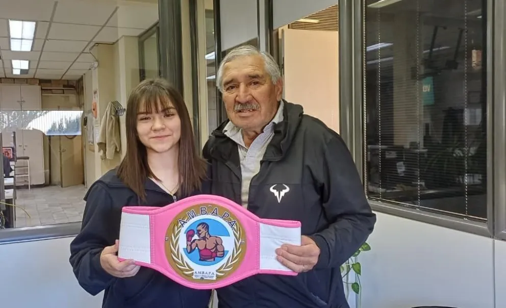 Jazmín Rodríguez dejó el kickboxing por el boxeo donde planifica llegar en un futuro no muy lejano a convertirse en profesional de boxeo quemando todas las etapas previas de amateurismo junto al Team Alvarado.