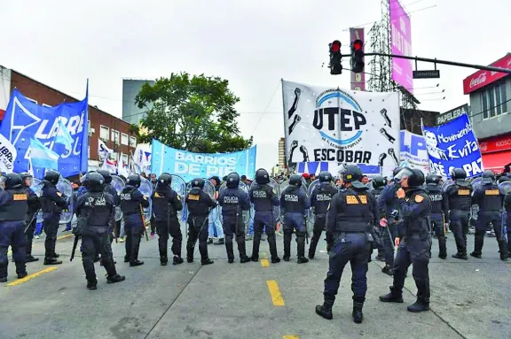Buenos Aires: Cortes y protestas en Puente Pueyrredón y Puente Saavedra