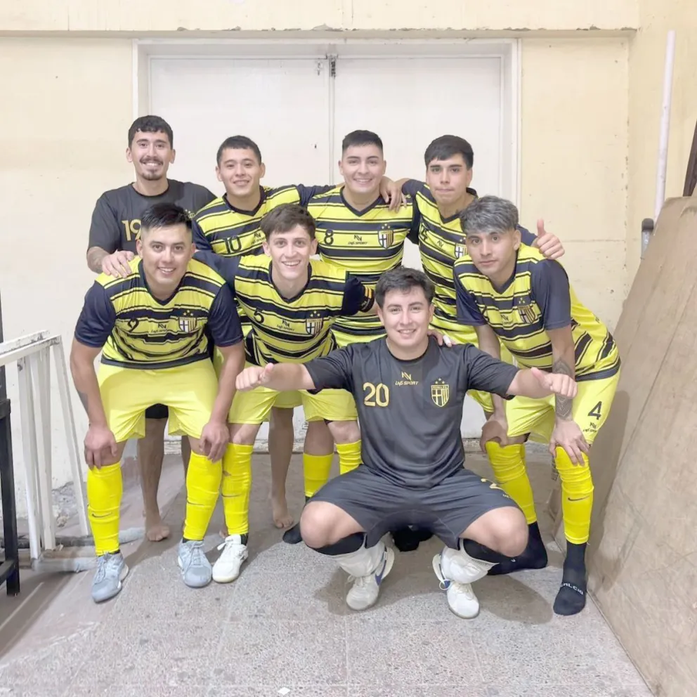 Parma es primero junto a Flamengo y AESA. Face: Parma FC Futsal. 