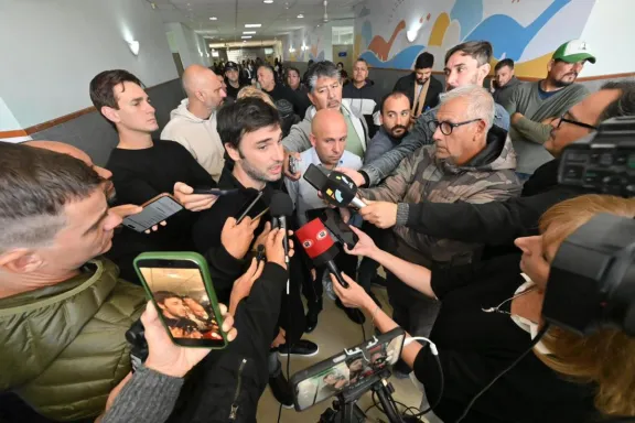 Torres y Sastre encabezaron la reapertura del CAPS “Ruca Calil” de Puerto Madryn y destacaron la inversión en el sistema público de salud