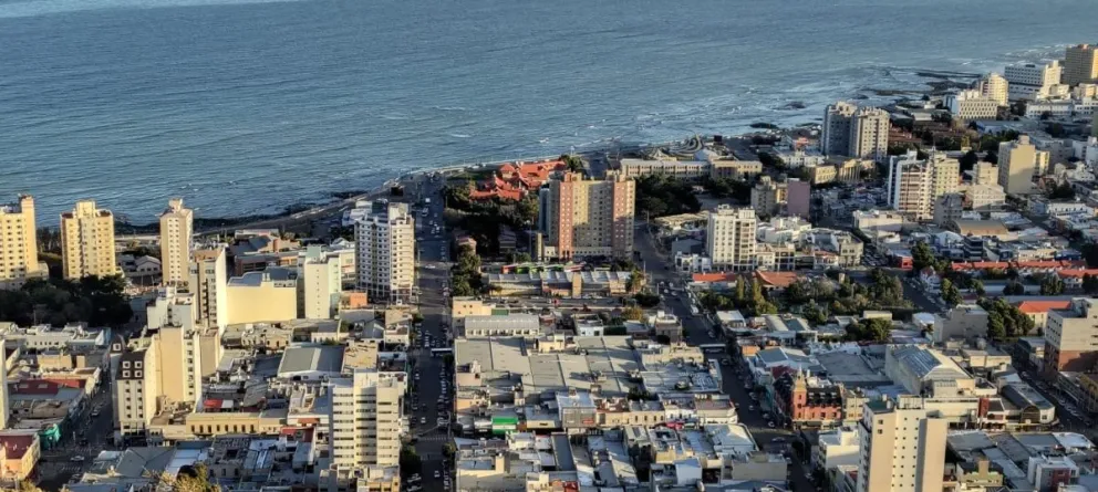 Foto panorámica de la ciudad de Comodoro Rivadavia, vista desde el cerro Chenque. Gentileza de Alberto Vargas.