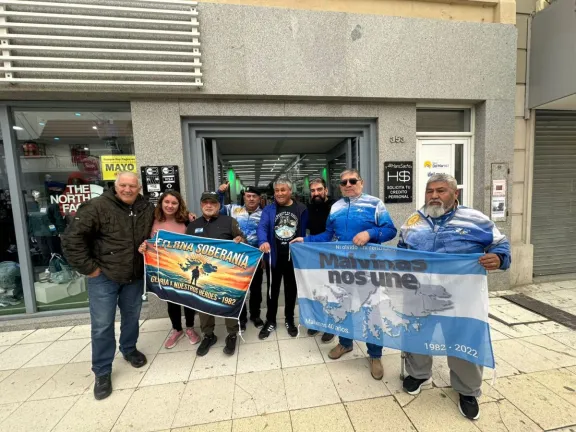 Histórico viaje periodístico a Malvinas: Radio del Mar transmitirá en vivo desde las islas