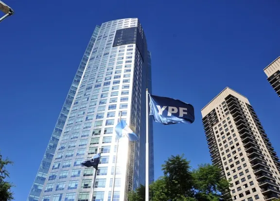 La Justicia de EE.UU. suspendió las apelaciones por YPF y avanza el fallo favorable a la Argentina