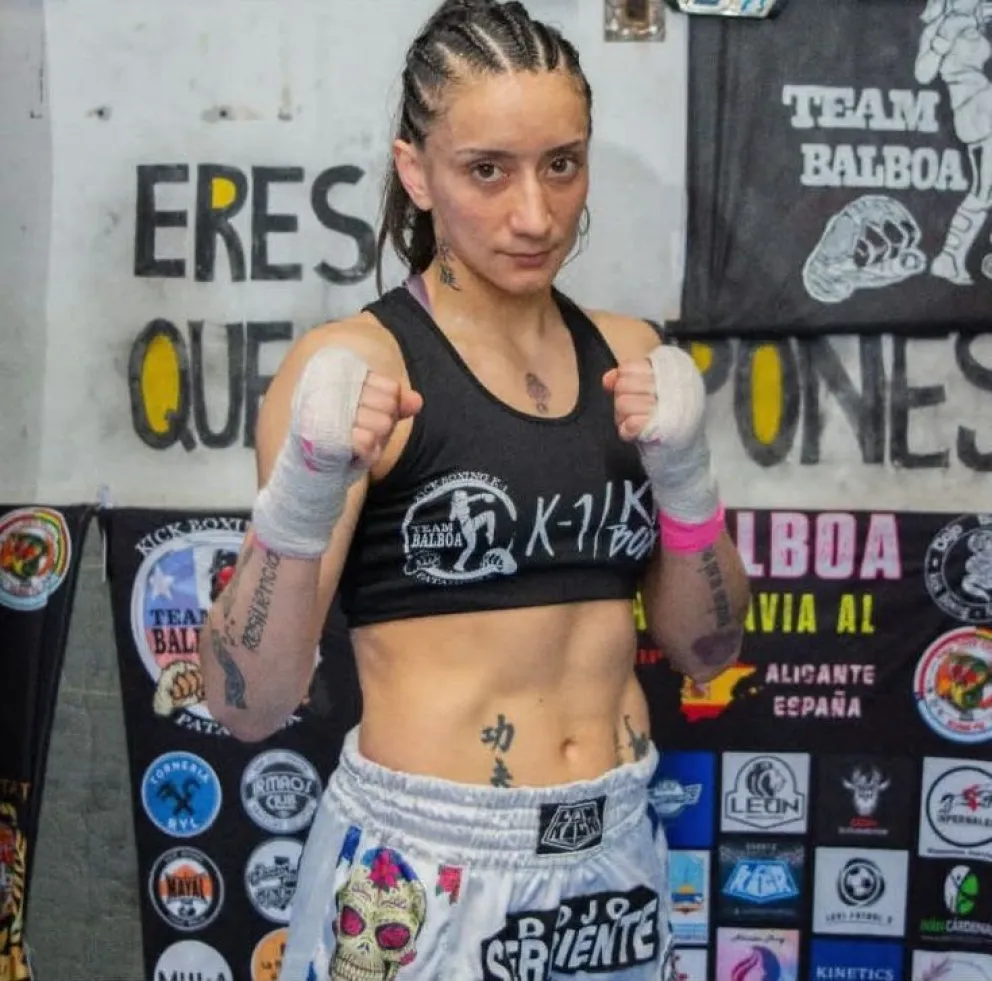 El próximo lunes 20 de abril la mejor profesional de kick boxing de Comodoro, Yocelyn "La Yoko" Balboa, estará viajando a Tailandia para disfrutar de un campus de entrenamiento con la posibilidad de realizar alguna pelea en el sudeste  asiático.