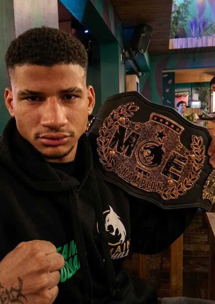 El múltiple campeón de kick boxing profesional Antonio "La Mantarraya" Guzmán sumó una pelea más a nivel internacional en Chile con definición por KO.