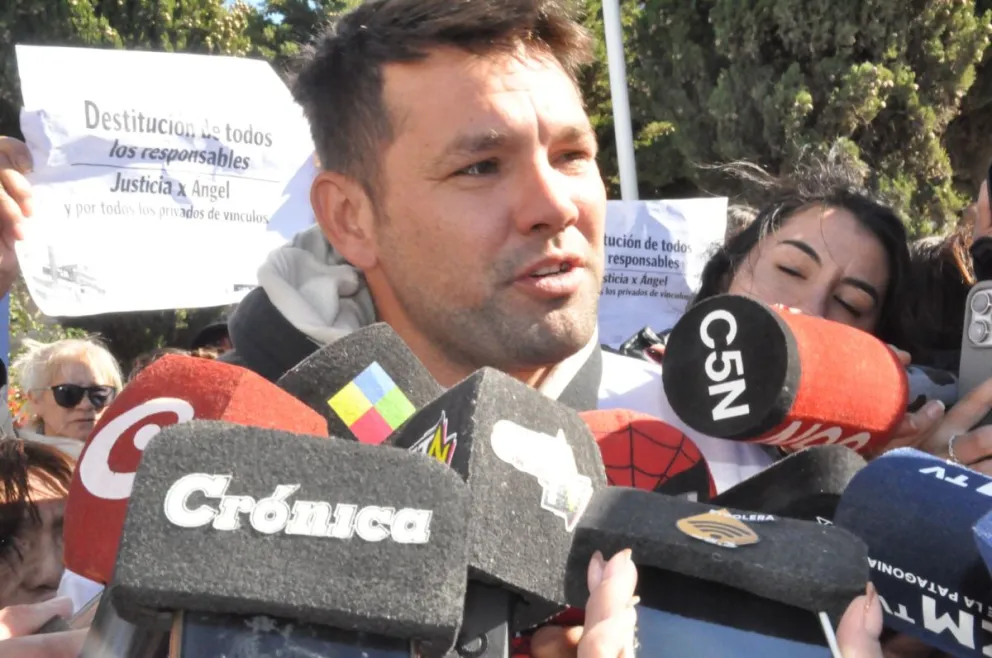 Luis López, padre de Ángel tras la audiencia de control de detención // Foto de José Guerreiro (Diario Crónica)