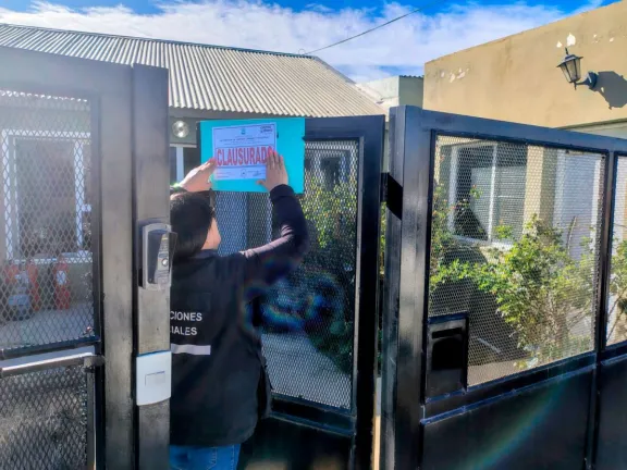 Clausuran un geriátrico en Km 8 por falta de habilitación comercial