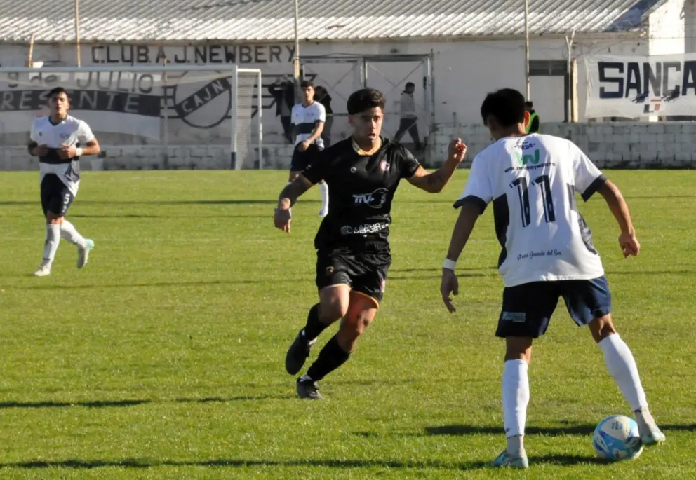 Jorge Newbery le ganó a USMA y quedó como único líder en la Categoría "A".
