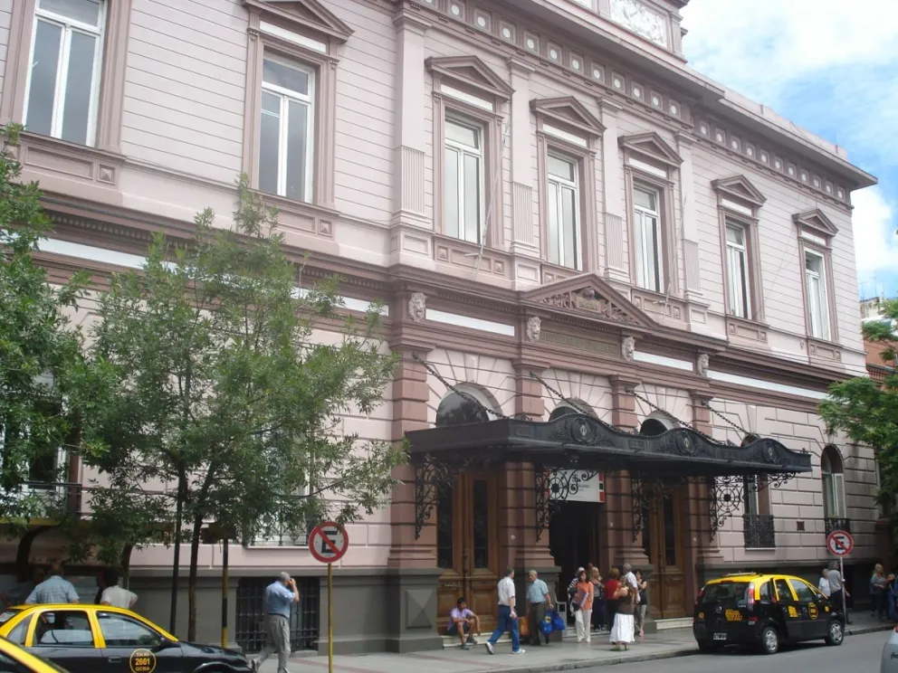 // Hospital Italiano de Buenos Aires