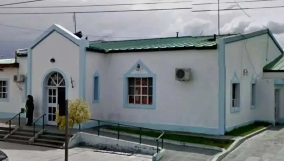 La mujer y el bebé fueron trasladados al Hospital de Rawson