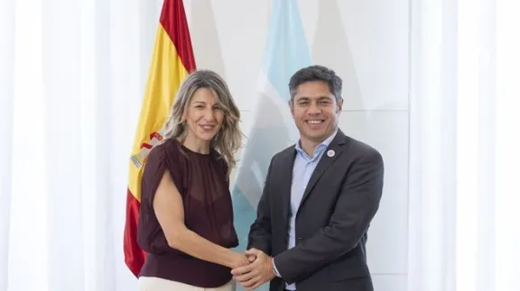 Kicillof se reunió con la vicepresidenta Yolanda Díaz en España