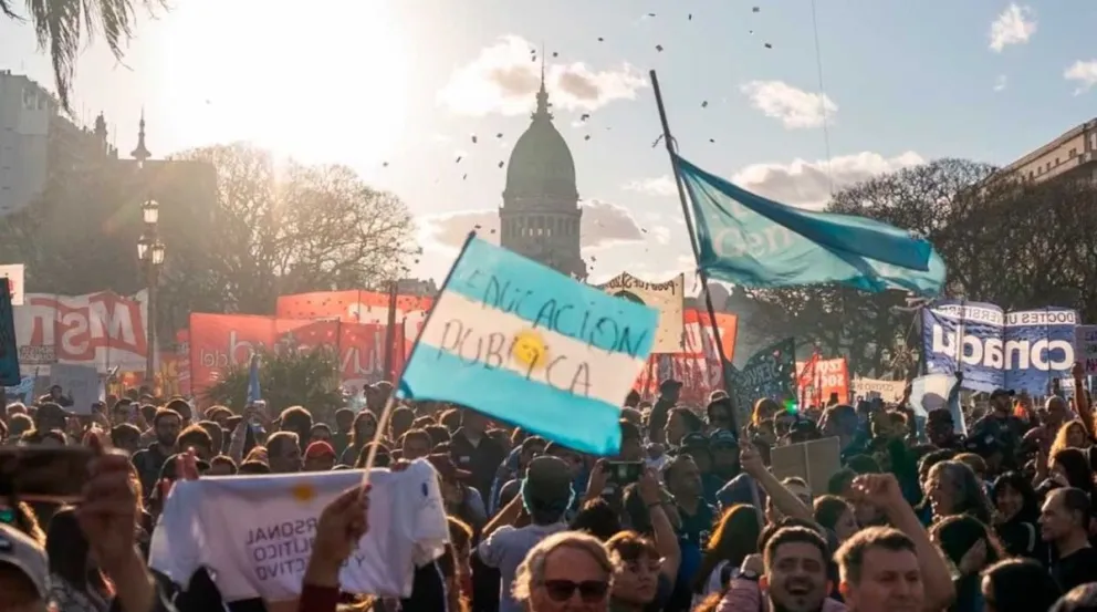 El Gobierno presentó un recurso extraordinario ante la Corte Suprema para suspender la Ley de Financiamiento Universitario.
