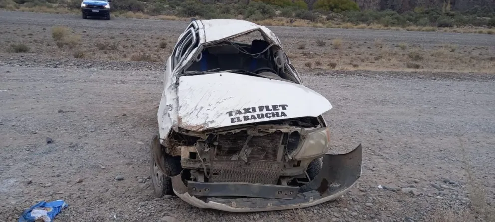Vuelco en Las Plumas: una mujer salió despedida y su estado es delicado
